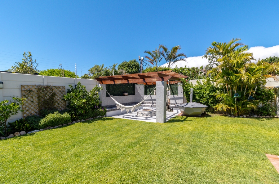 4 Bedroom Property for Sale in Kirstenhof Western Cape